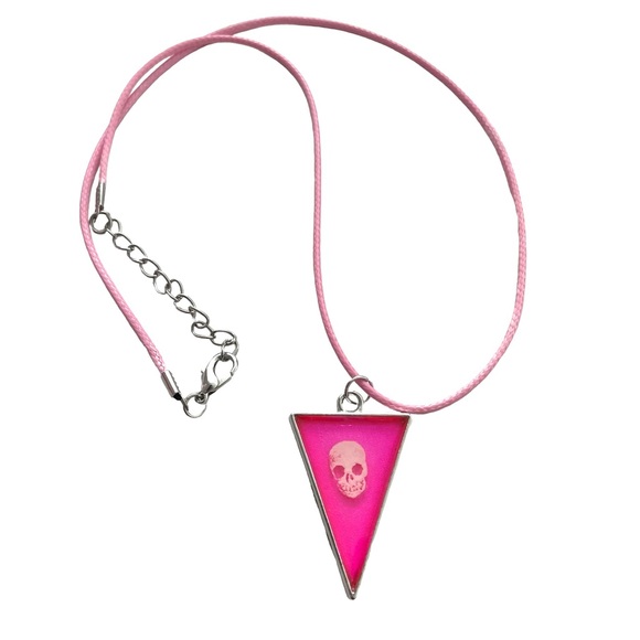 Handmade | Neon Hot Pink Skull Resin Cord Necklace - Picture 1 of 2